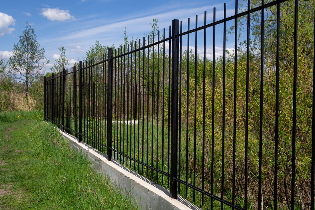 what is the cheapest fencing right now?