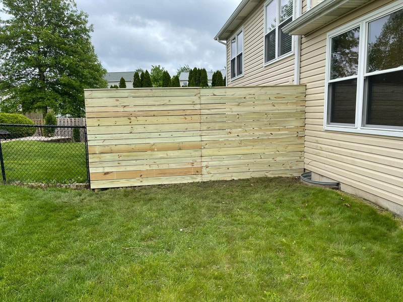 horizontal wood fence installation elgin illinois